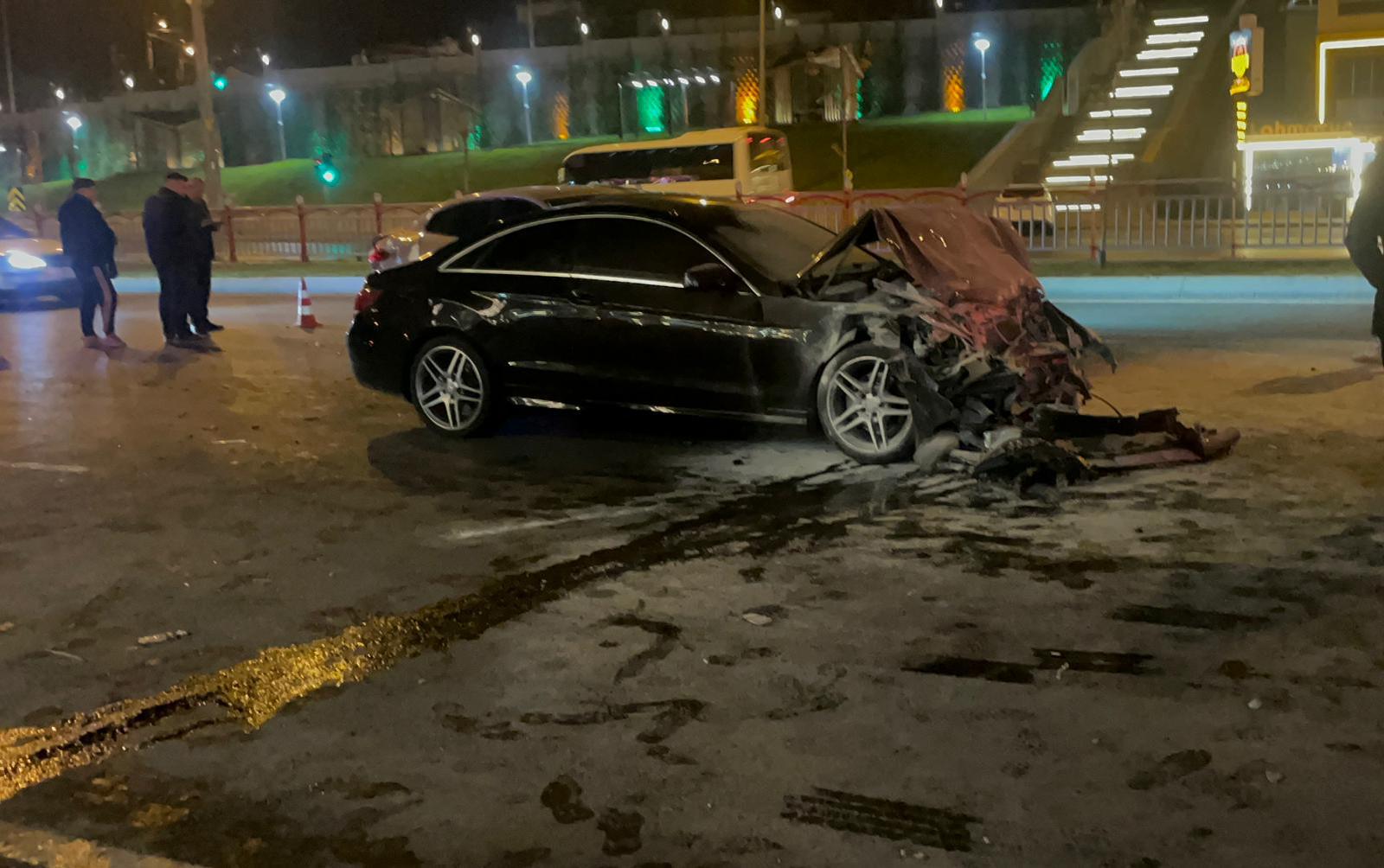 Dört aracın karıştığı kazada 4 kişi yaralandı